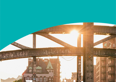 Heft-Titelbild mit Foto einer Orchidee und dem Schriftzug "Ein Zuhause geben"